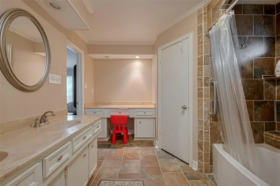 Photo of 14626 Ravenhurst Lane
