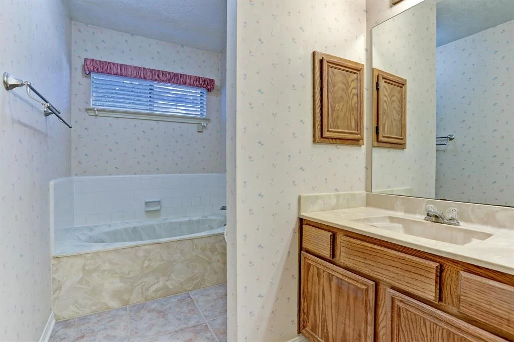 Photo of 4923 Meadowglen Drive