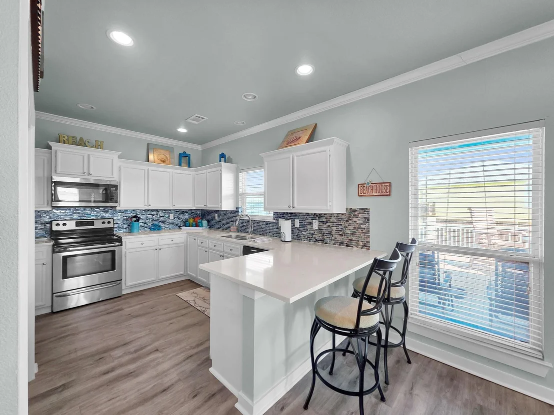 Photo of 962 Surfside Drive