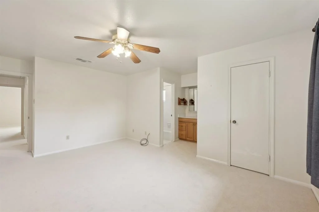 Photo of 8915 Roos Road