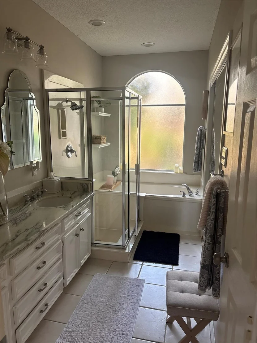 Photo of 8915 Herts Road