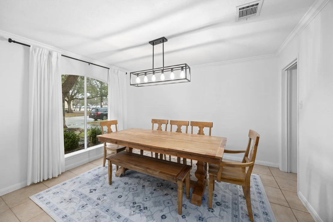 Photo of 9123 Herts Road
