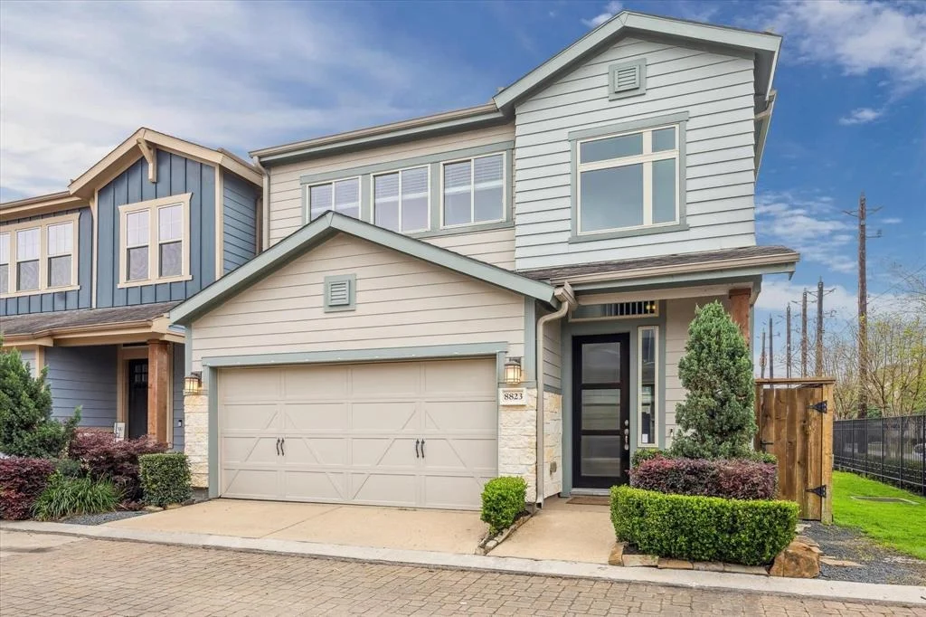 Photo of 8823 Narrow Leaf Street