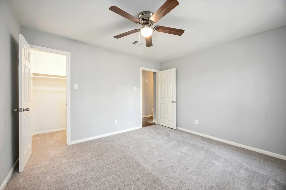 Photo of 3823 Fernglade Dr