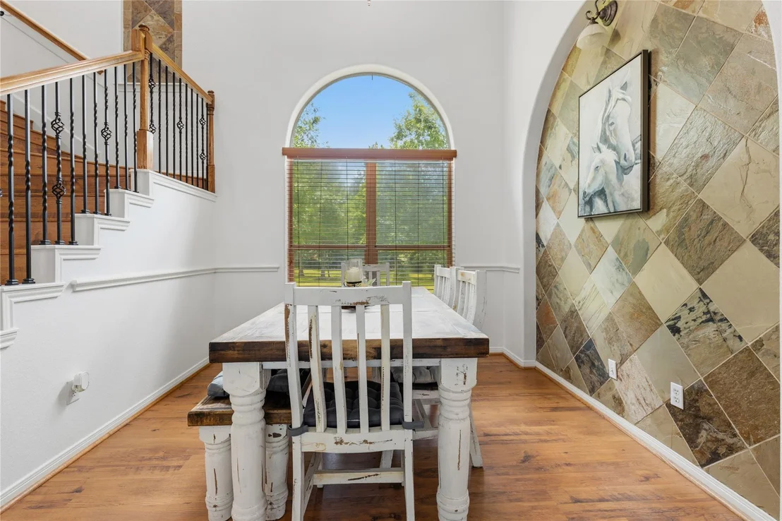 Photo of 203 Mapleleaf Street
