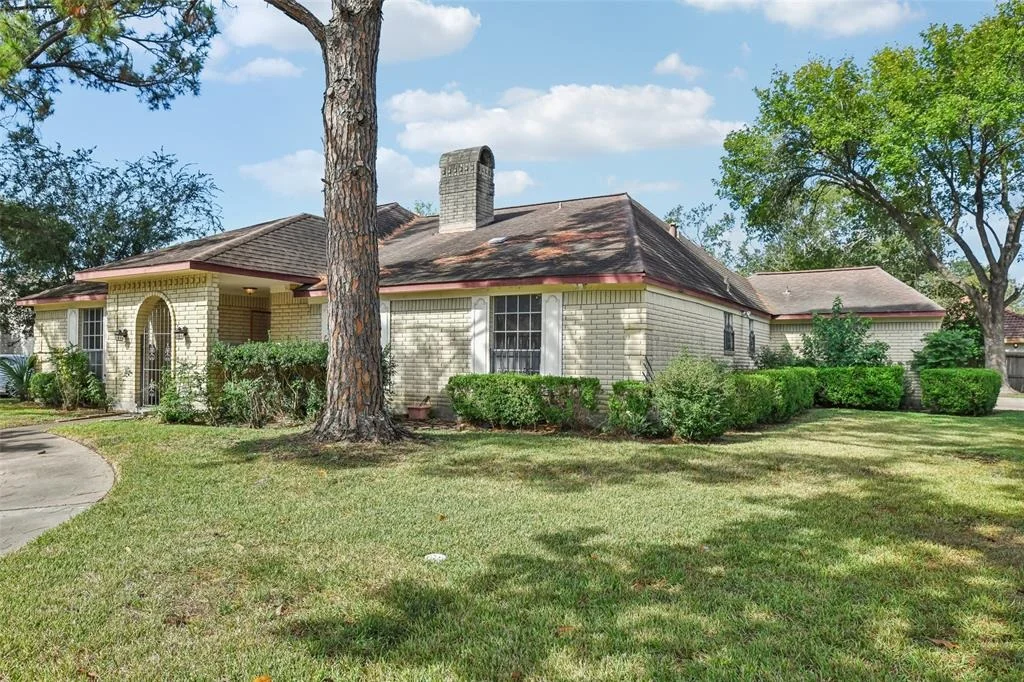 Photo of 5502 Moss Glenn Lane