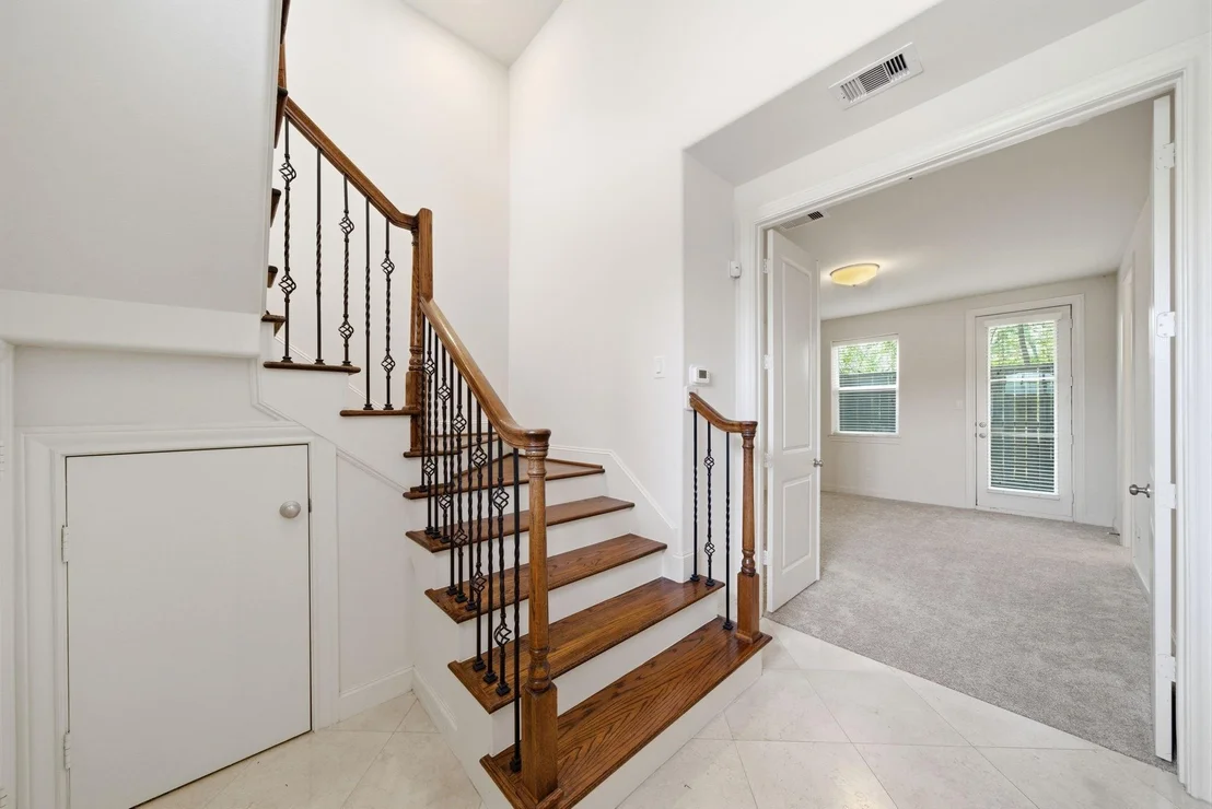 Photo of 8926 Lakeshore Bend Drive