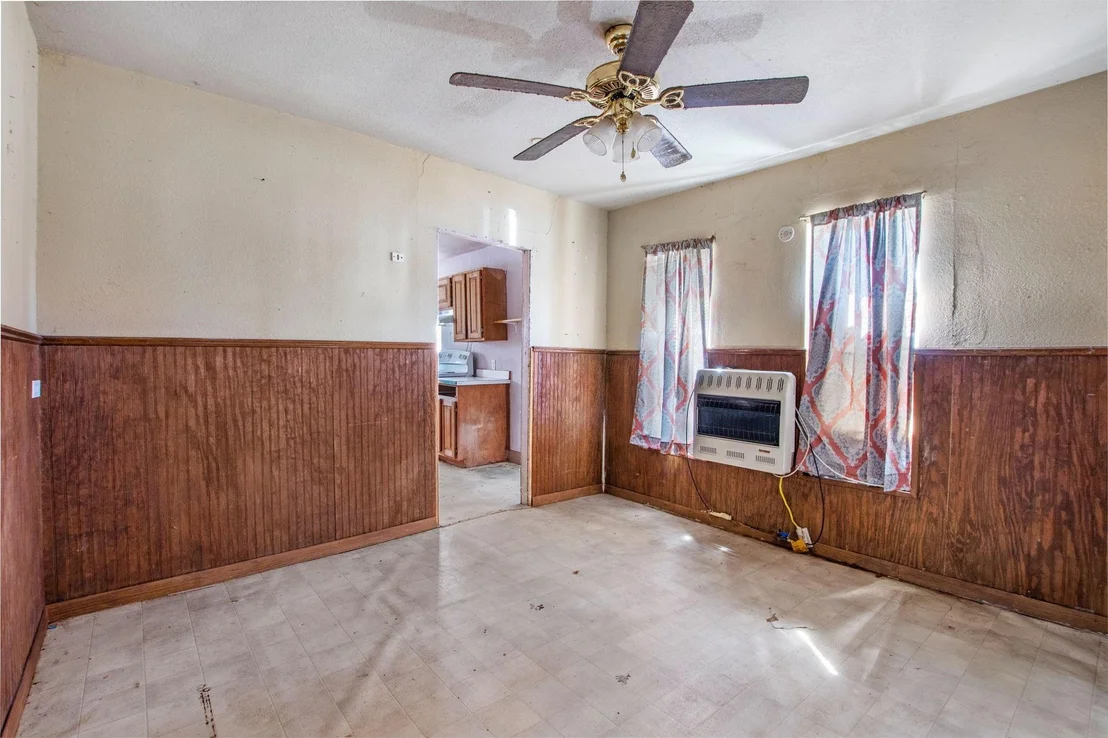 Photo of 100 E Austin Street