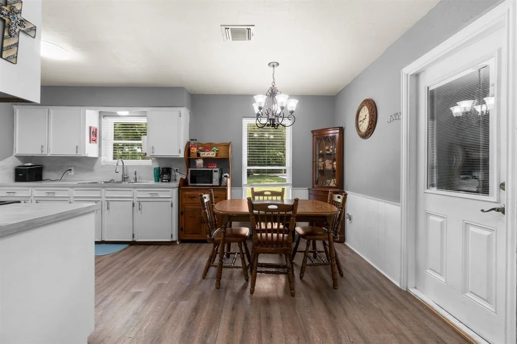 Photo of 2499 Centerline Road