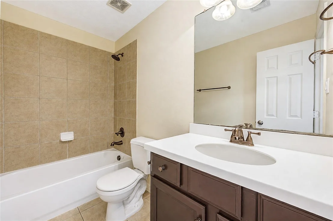 Photo of 2844 Torano
