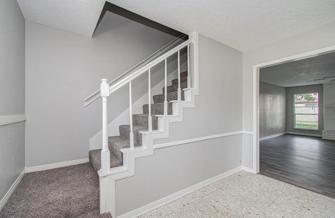 Photo of 6935 Falling Waters Drive