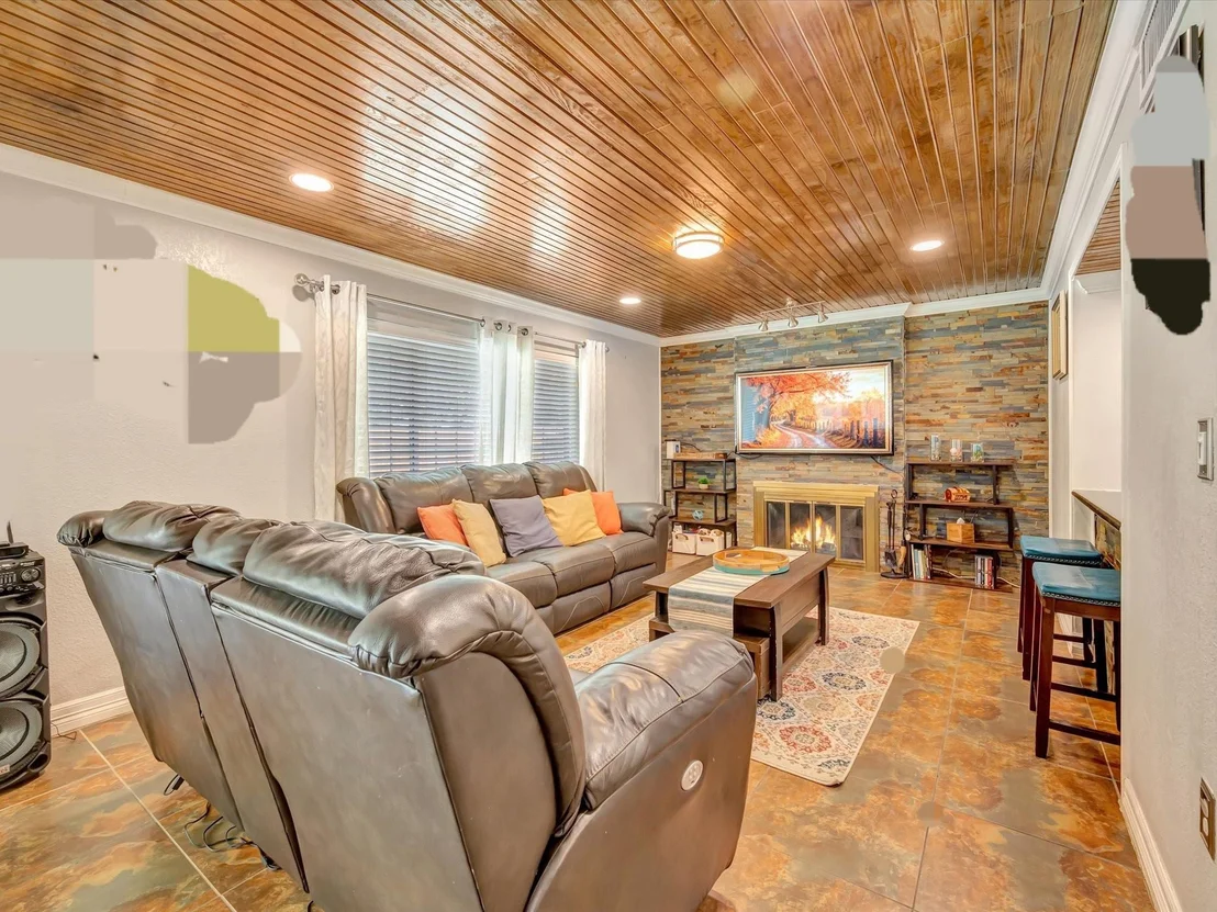 Photo of 1615 Redway Lane