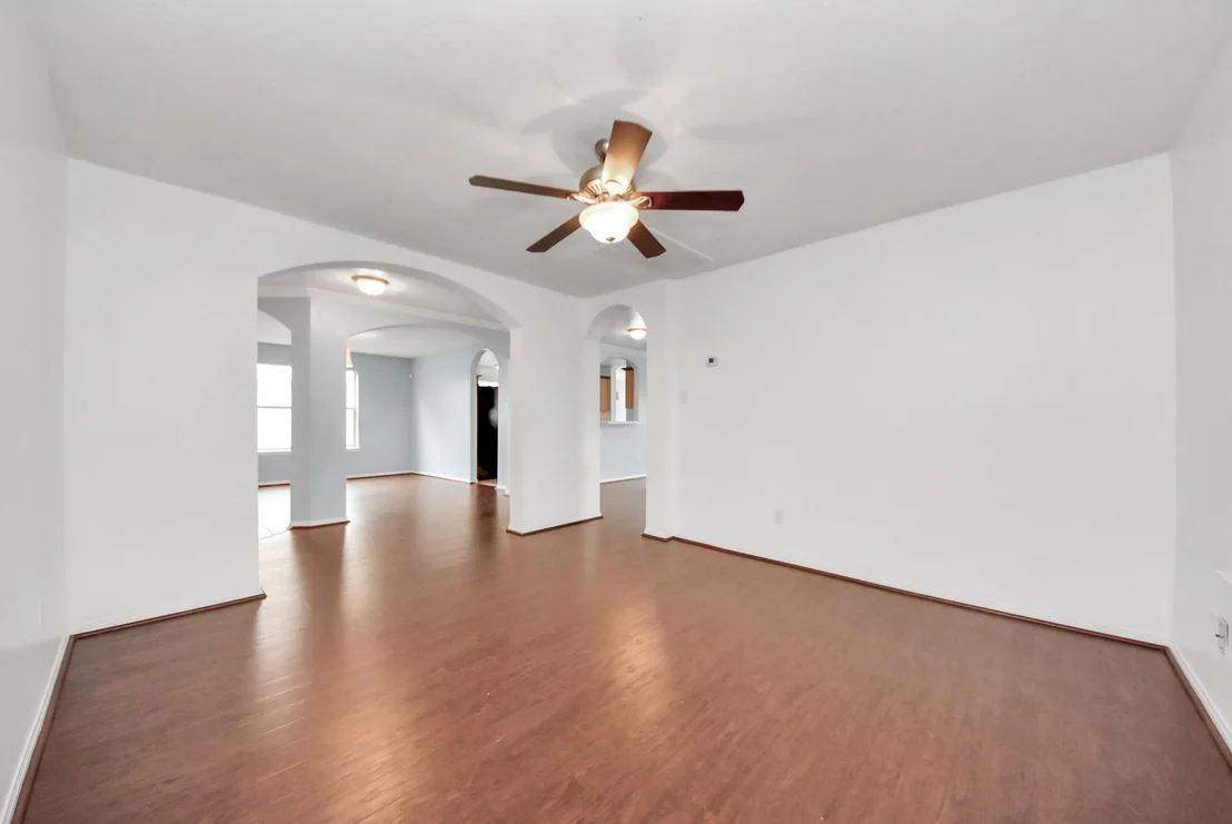 Photo of 7238 Foxshadows Lane