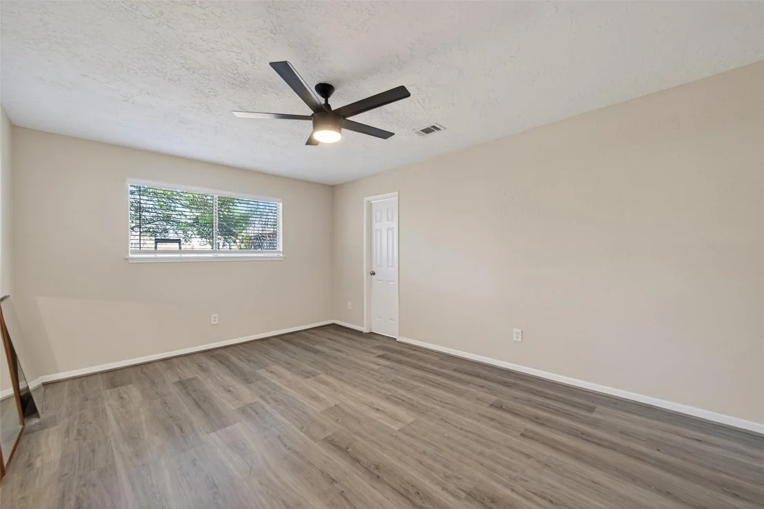 Photo of 6038 Greenmont Drive
