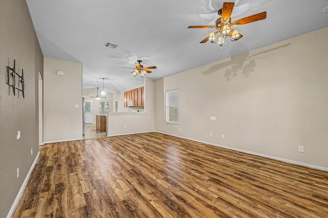 Photo of 630 W Newport Bend