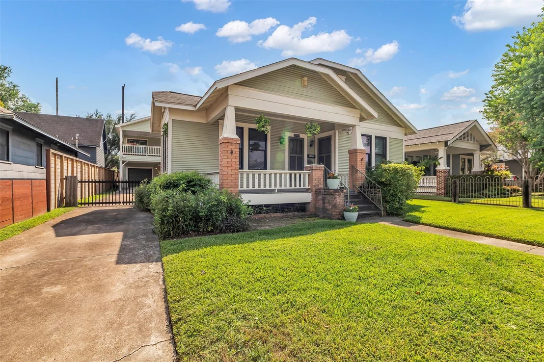 Photo of 2519 White Oak Drive