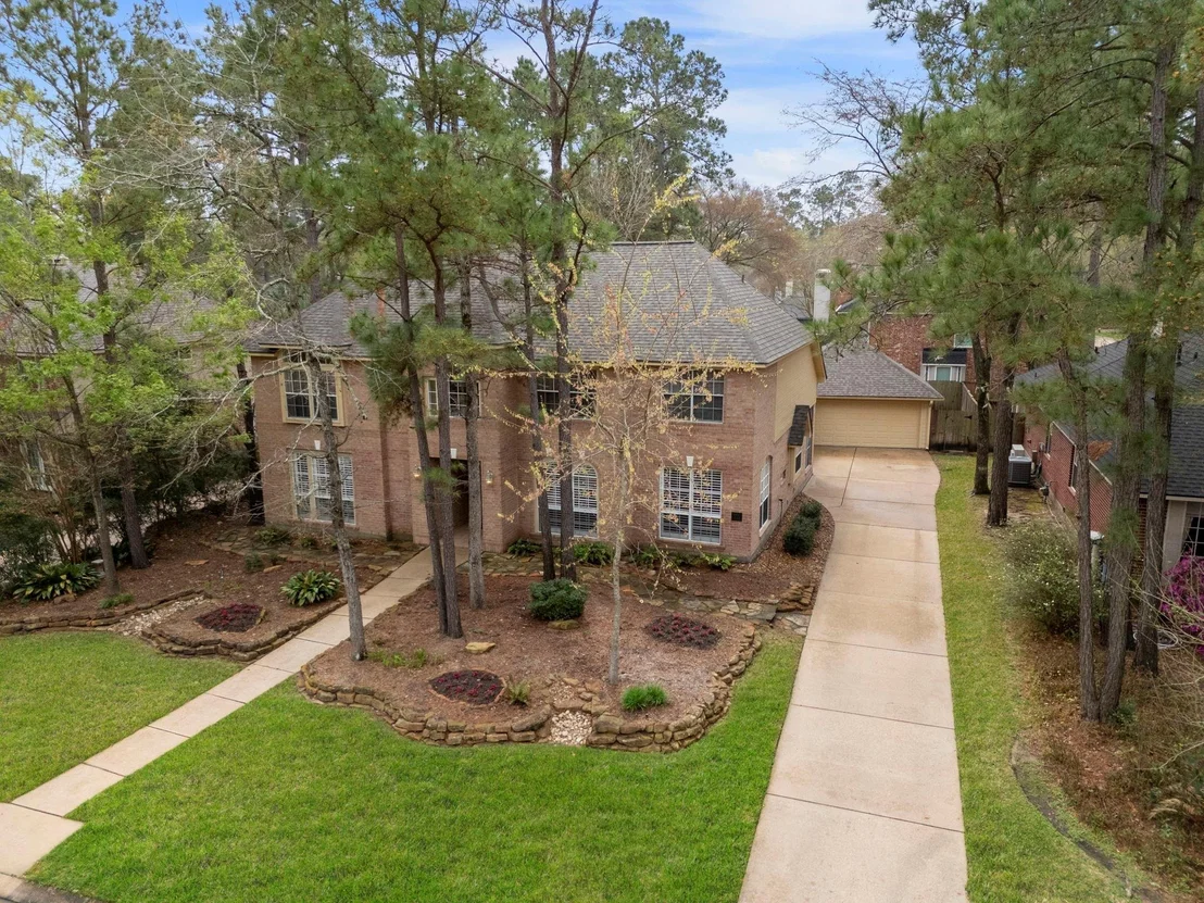 Photo of 75 N Floral Leaf Circle