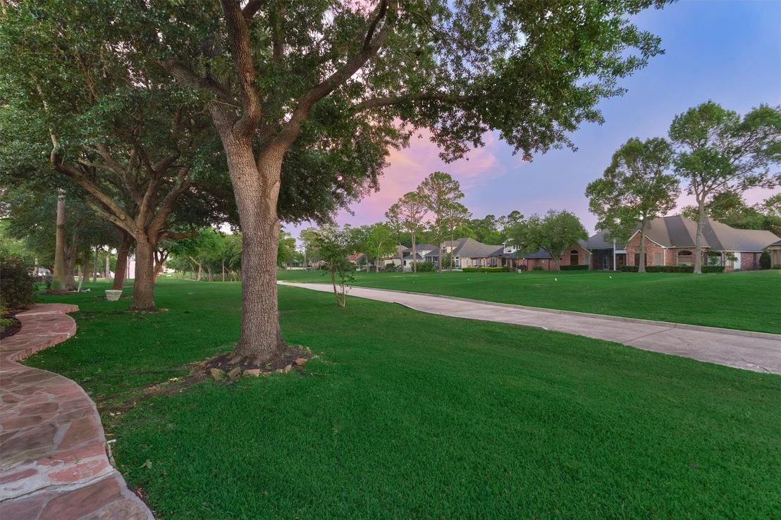 Photo of 609 Edgewood Drive