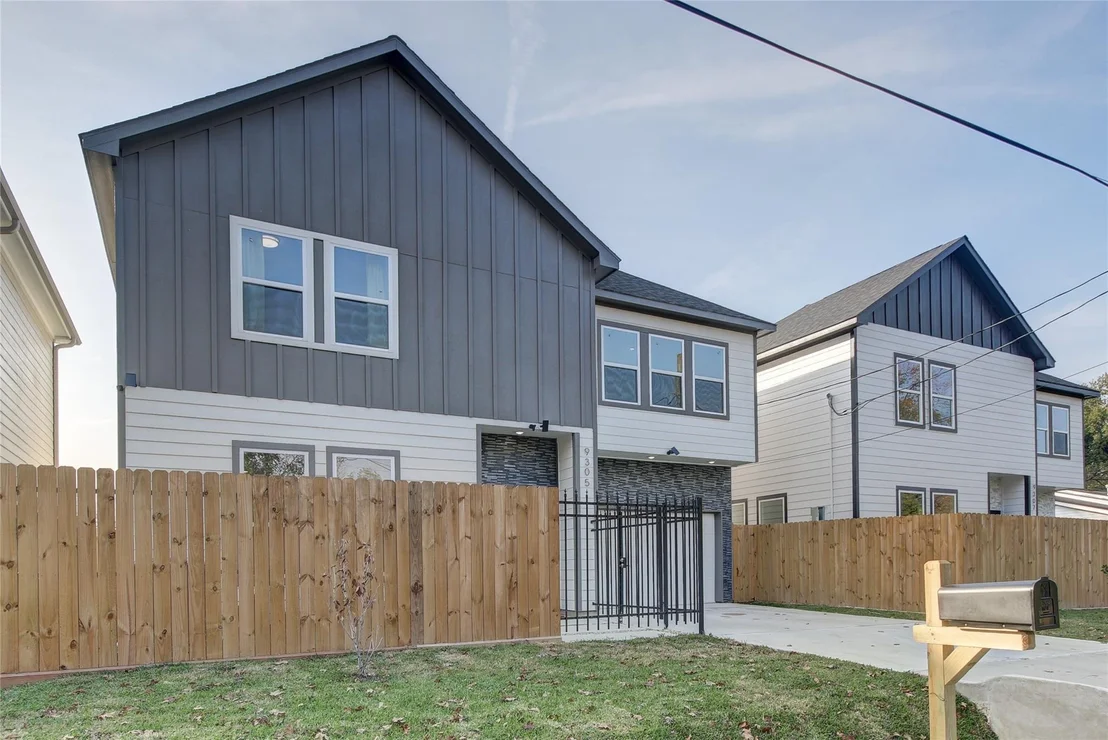 Photo of 9305 Tower Street