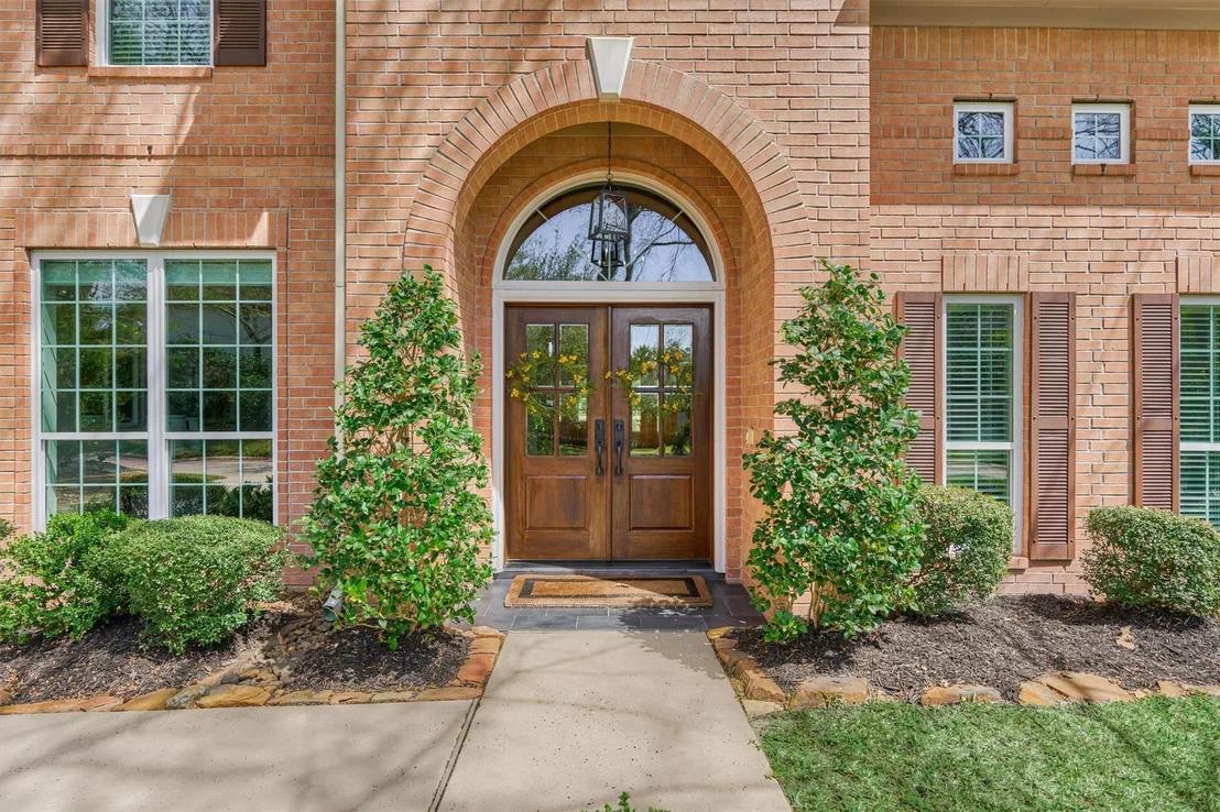 Photo of 170 N Hazelcrest Circle