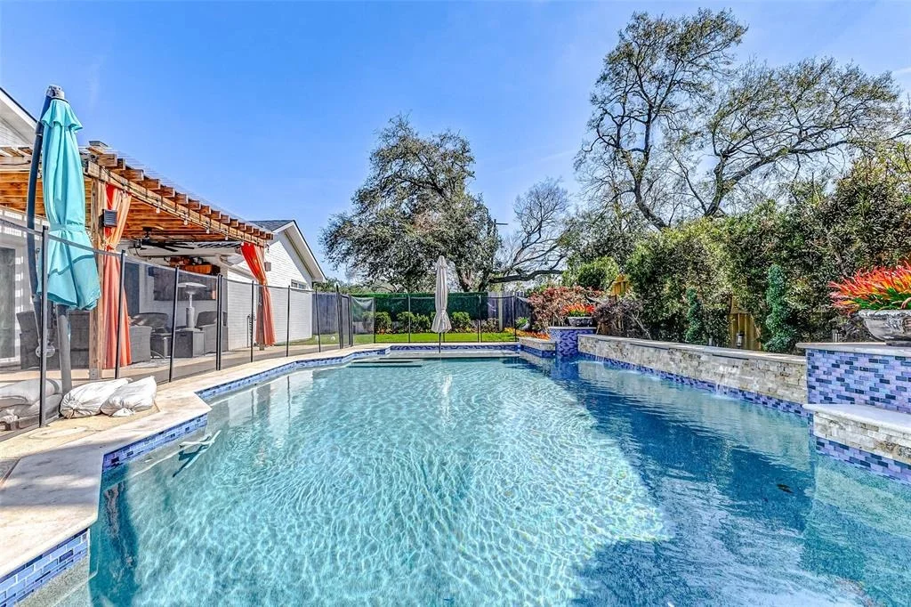 Photo of 5939 Benning Drive