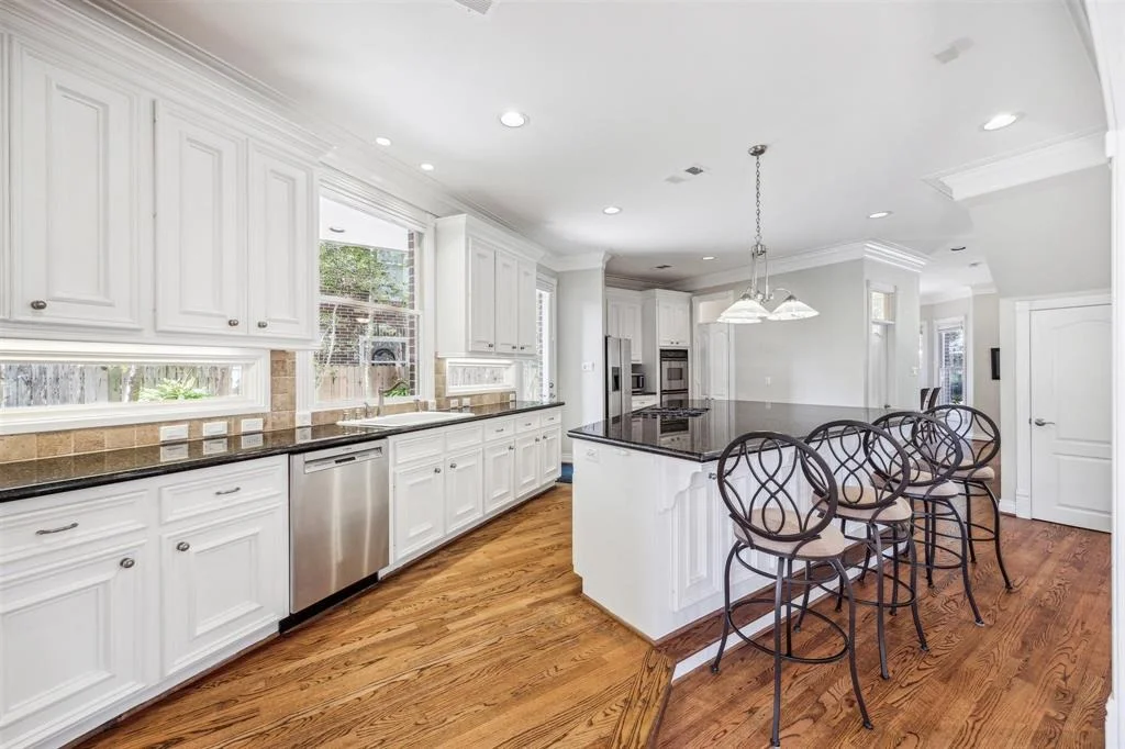 Photo of 4135 Amherst Street