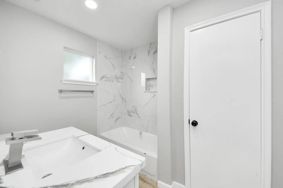 Photo of 5212 Willowview Drive