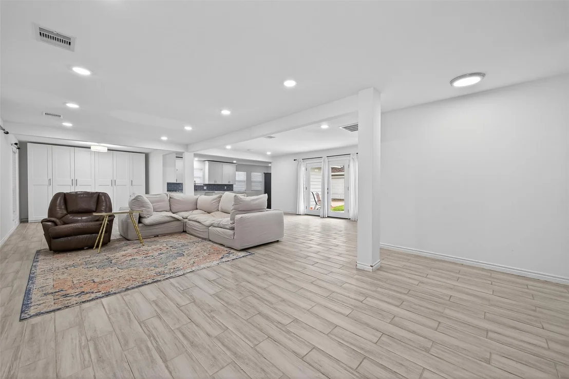 Photo of 11107 Cedarhurst Drive