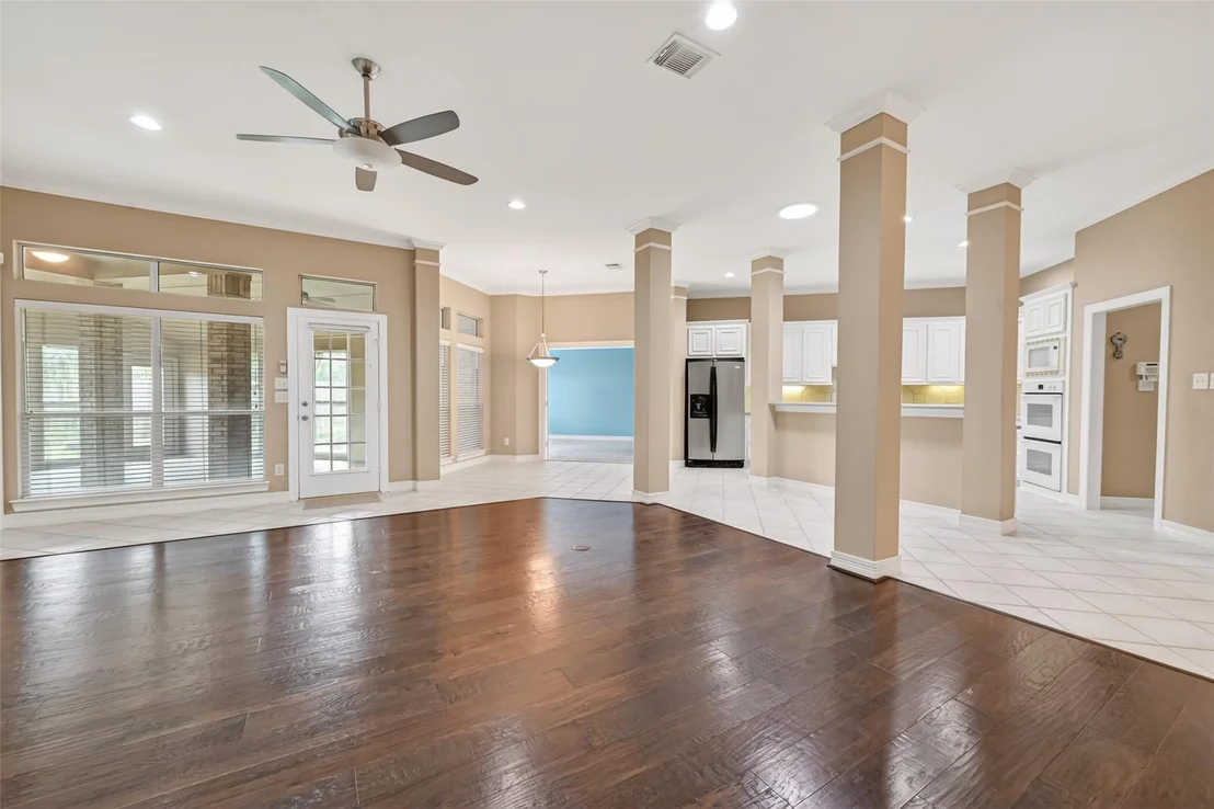 Photo of 1202 Waterside Estates Circle
