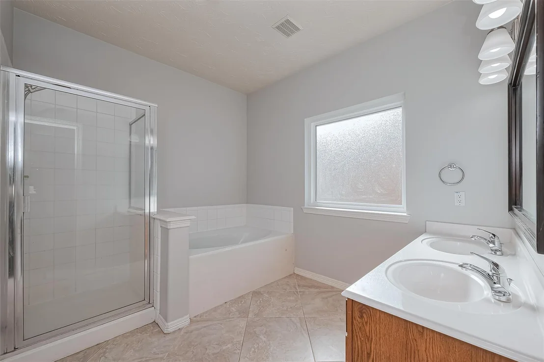 Photo of 2202 Highland Crossing Drive