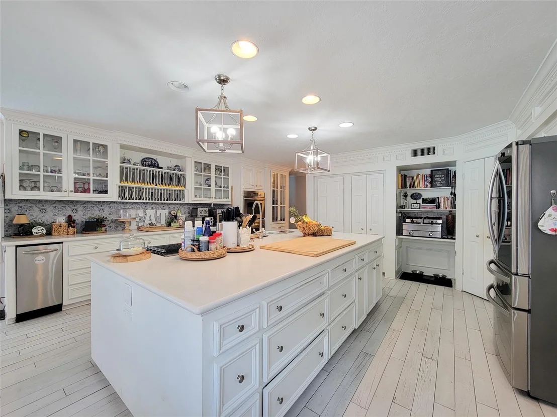 Photo of 6235 Rolling Water Drive