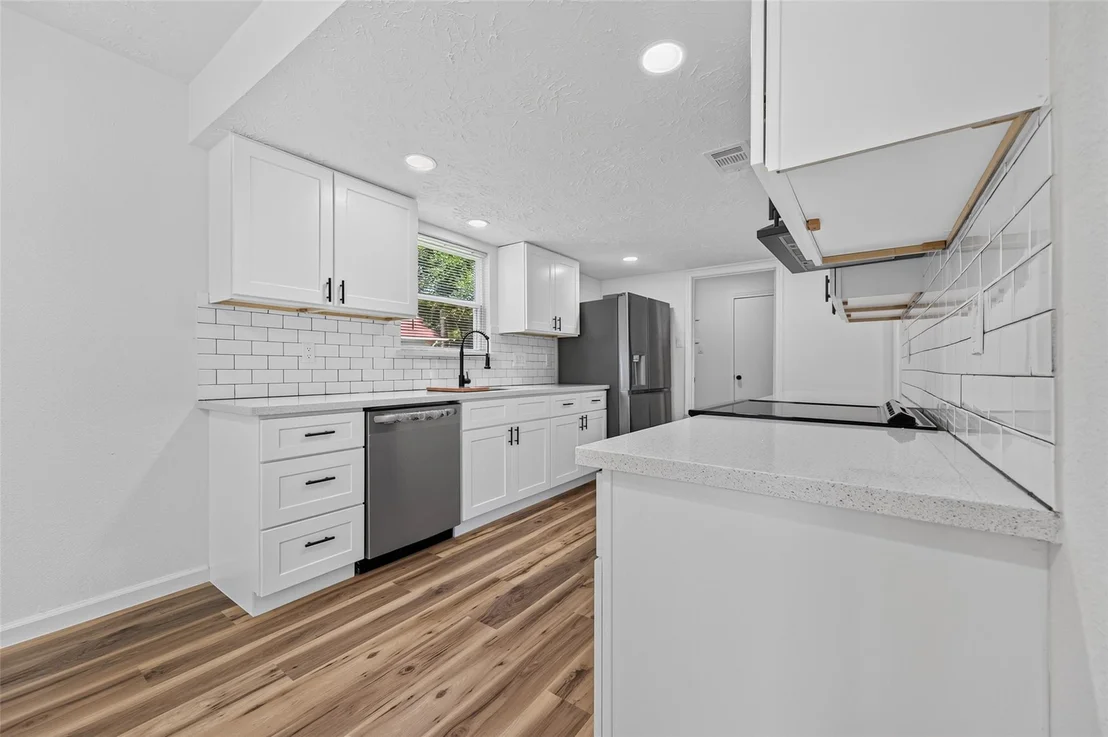 Photo of 6107 Fuller Street