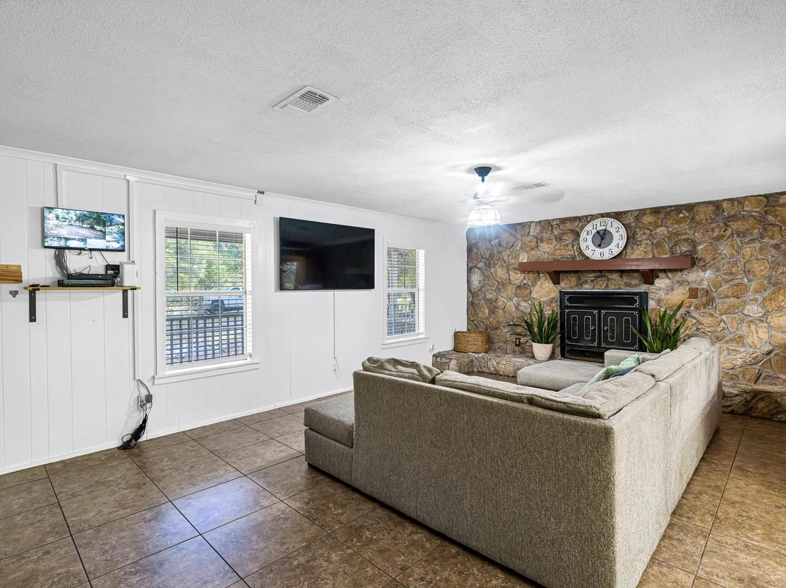Photo of 1512 County Road 3709