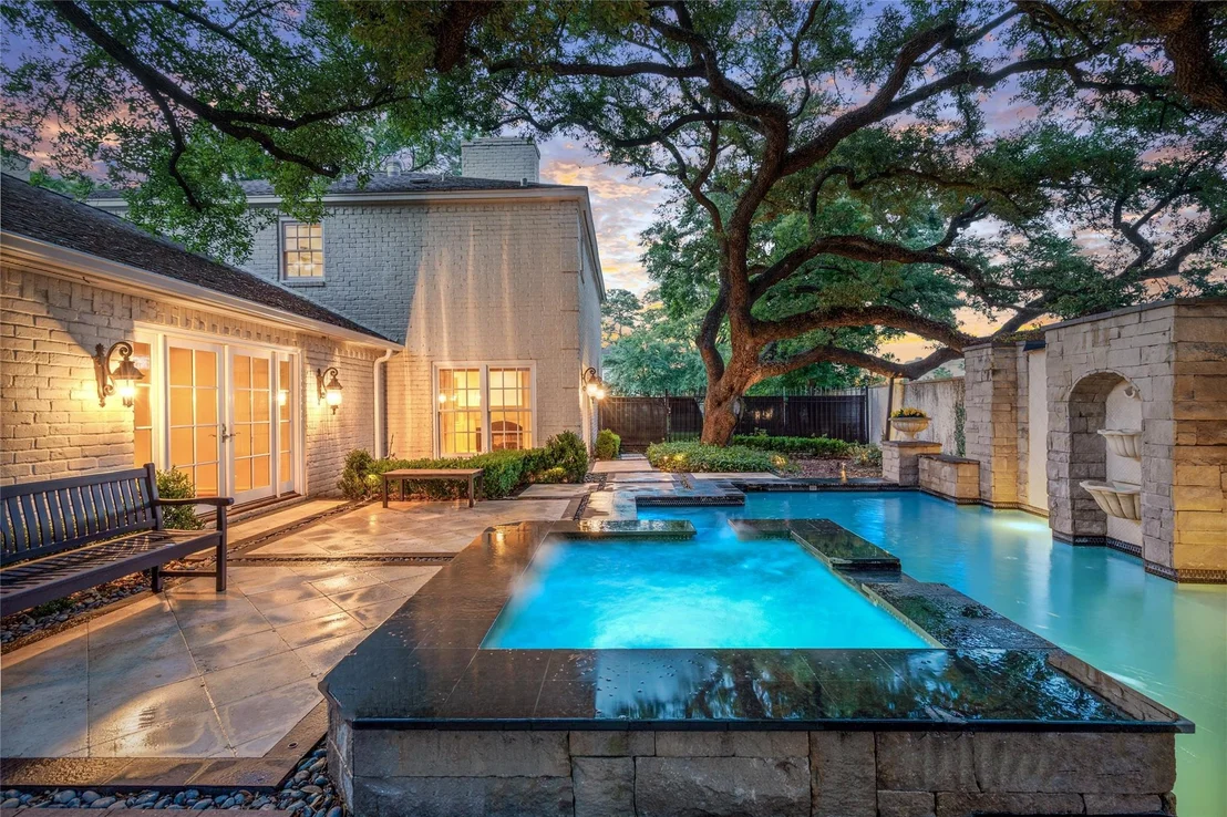 Photo of 2105 Del Monte Drive
