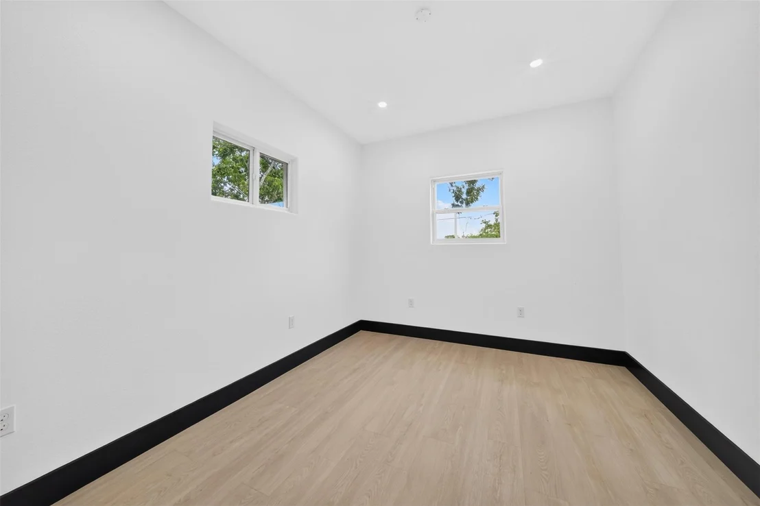 Photo of 7831 Sandy Street