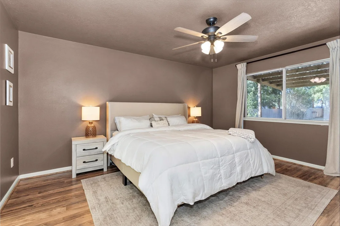 Photo of 10865 Forest Creek Drive