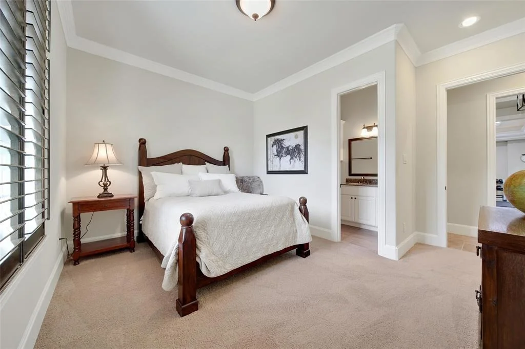 Photo of 111 N Silver Manor Circle