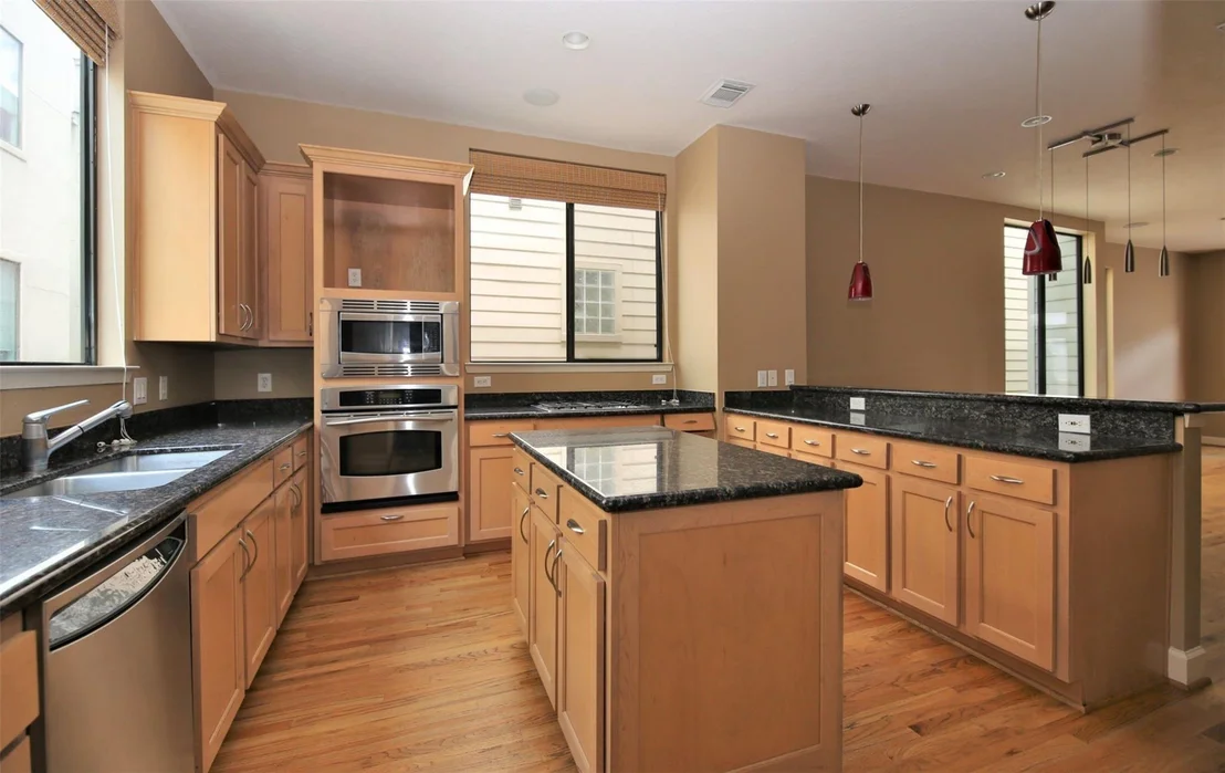 Photo of 723 Reinerman