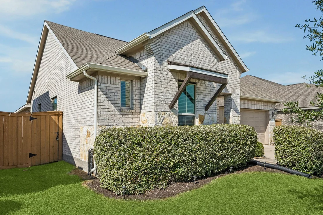 Photo of 1625 Darwin Cedar Drive