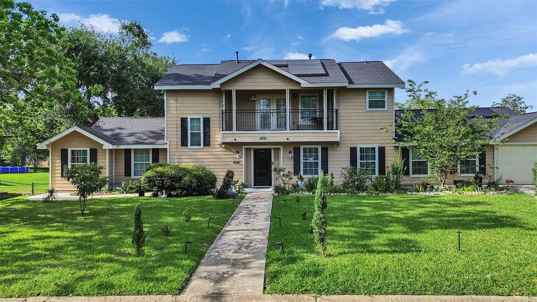 Photo of 7923 Glenview Drive