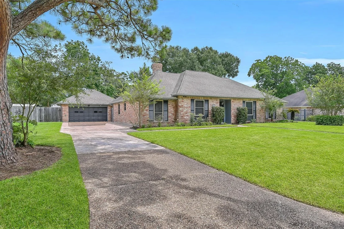 Photo of 705 Quaker Drive