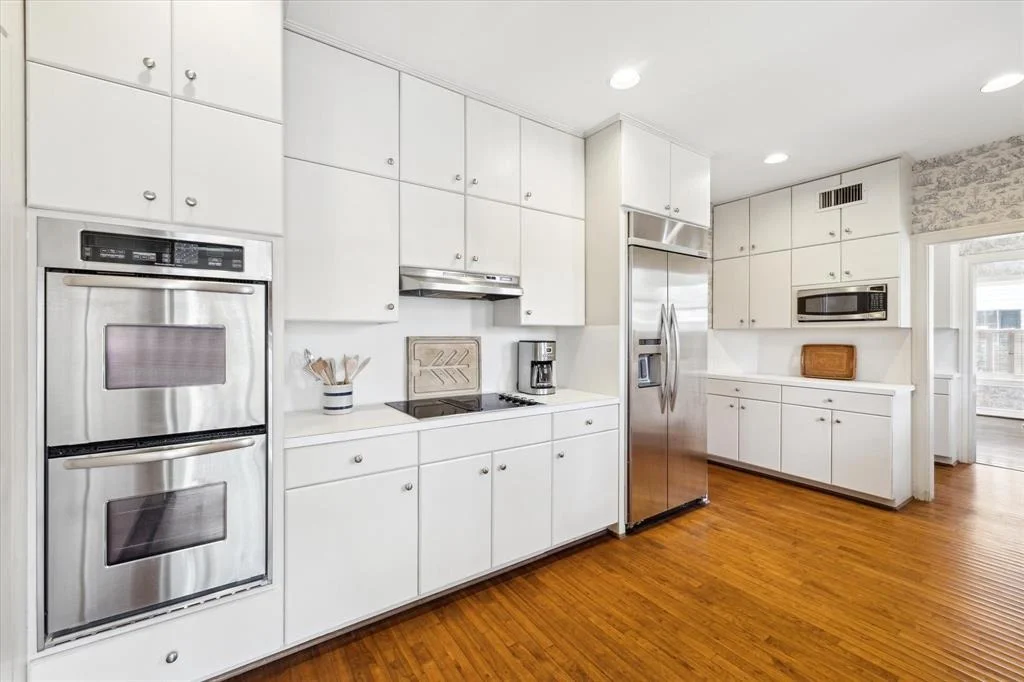 Photo of 3016 Chevy Chase Drive