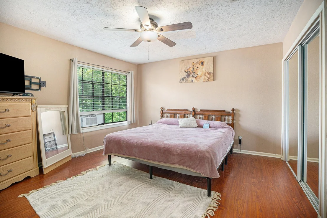 Photo of 2512 Sawyer Drive