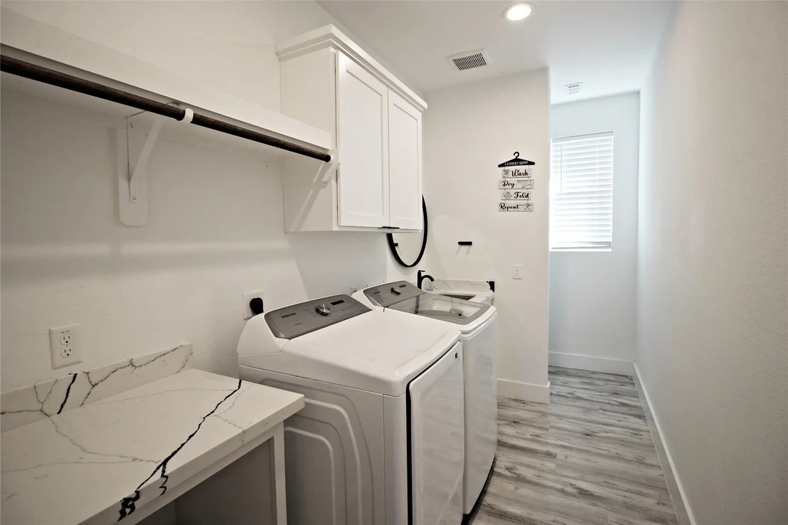 Photo of 1118 N Shepherd Drive
