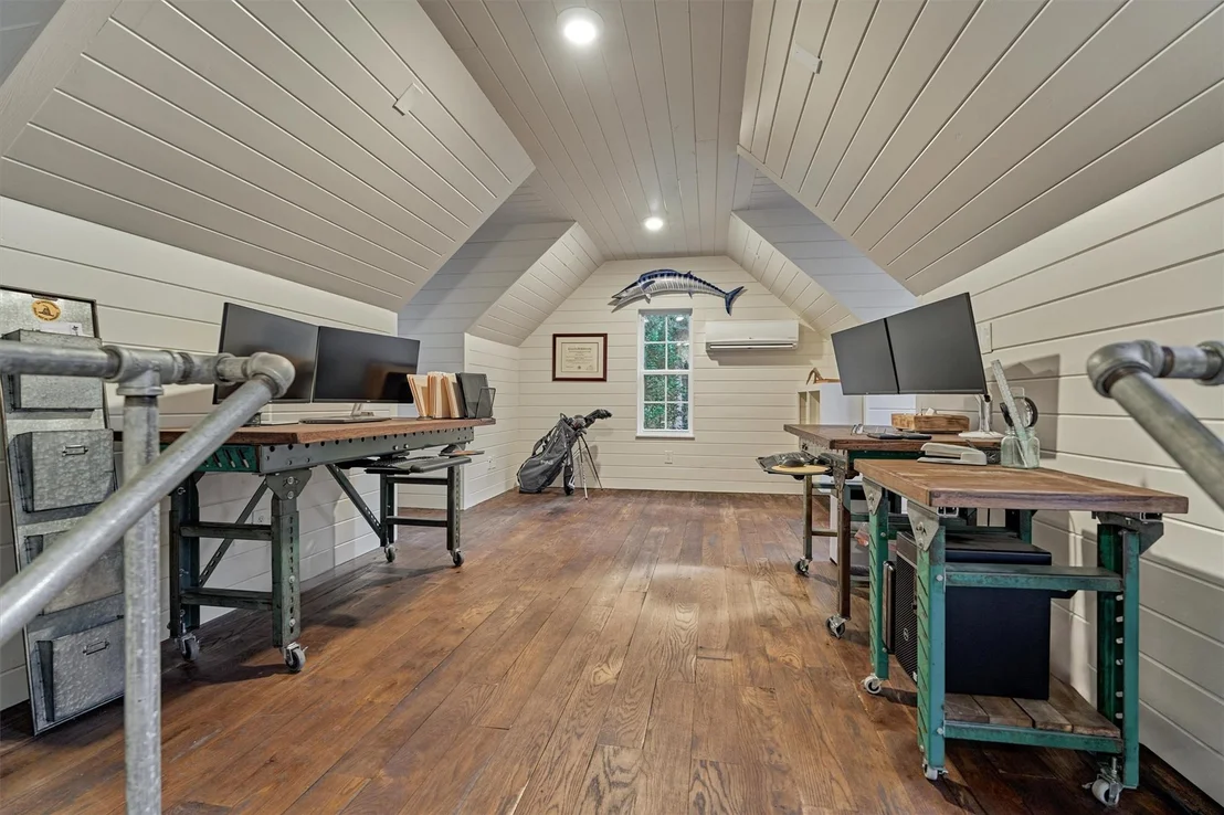 Photo of 10928 Lake Forest Drive