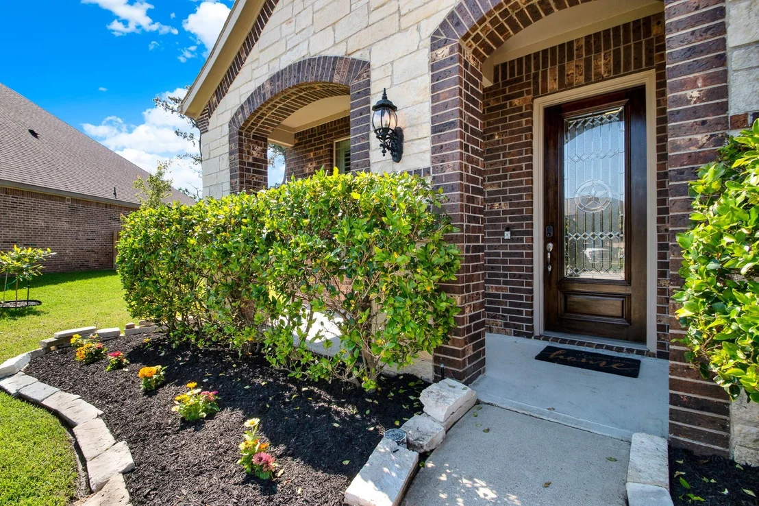 Photo of 9039 Charncross Lane