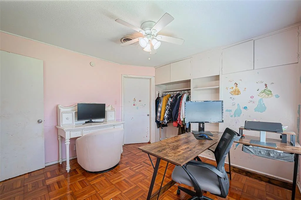 Photo of 230 Grammar Road