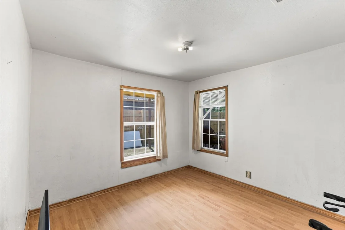 Photo of 211 Crescent Drive