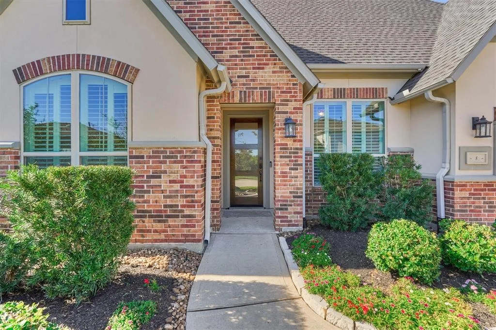 Photo of 8 Snowdrop Lily Drive