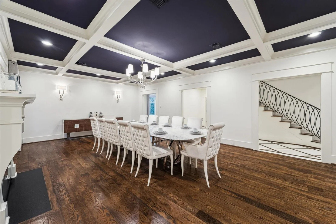 Photo of 1702 South Boulevard